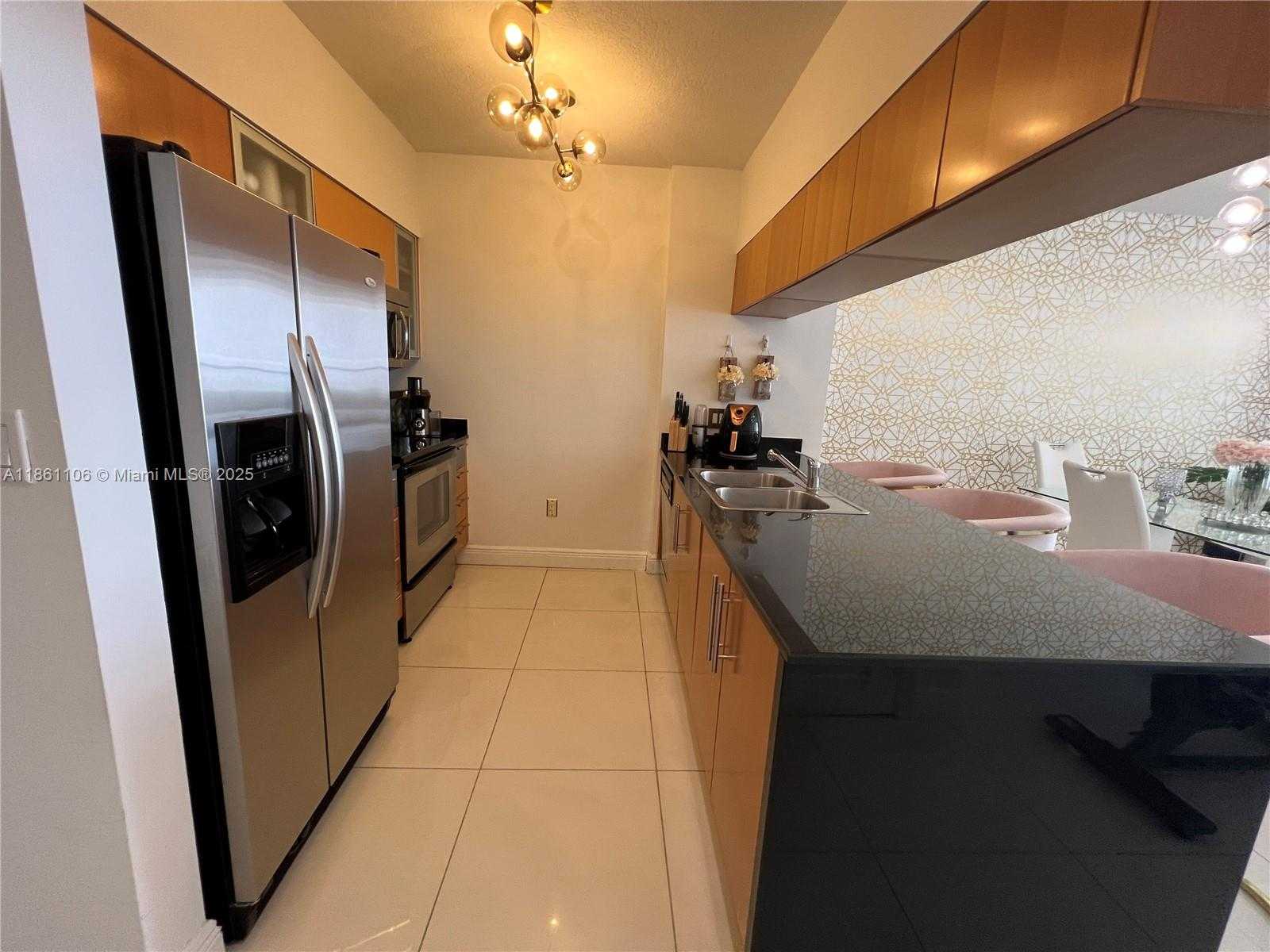 Small Image of 1750 NORTH BAYSHORE #1411, Miami Number 7