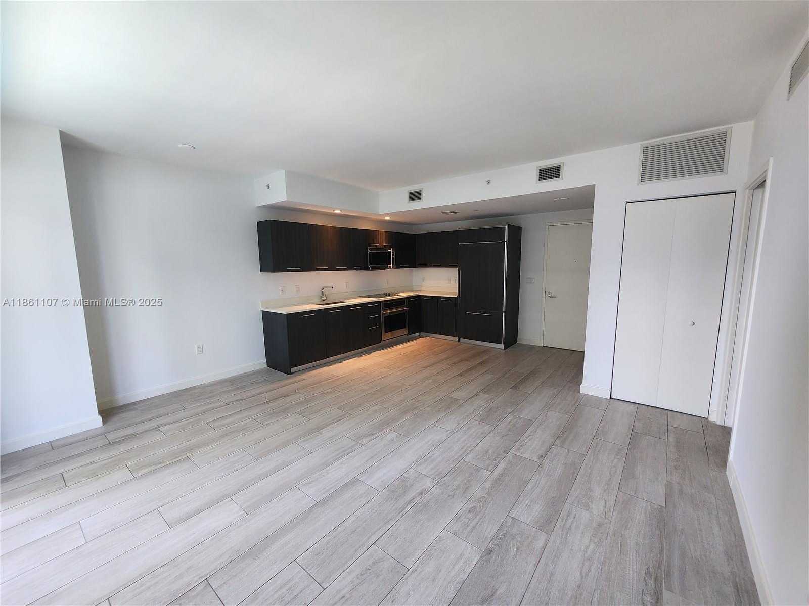 Small Image of 55 SOUTH WEST 9TH ST #1402, Miami Number 7
