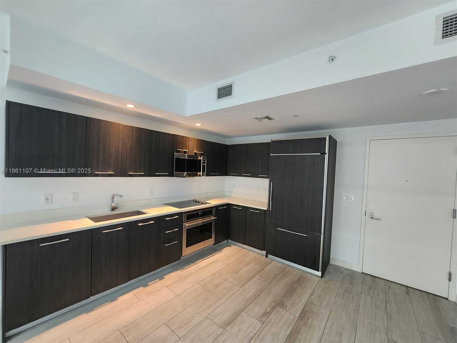 Small Image of 55 SOUTH WEST 9TH ST #1402, Miami Number 8
