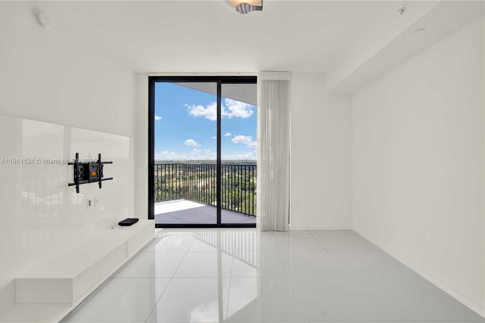 Small Image of 5300 PASEO BLVD #1202, Doral Number 19