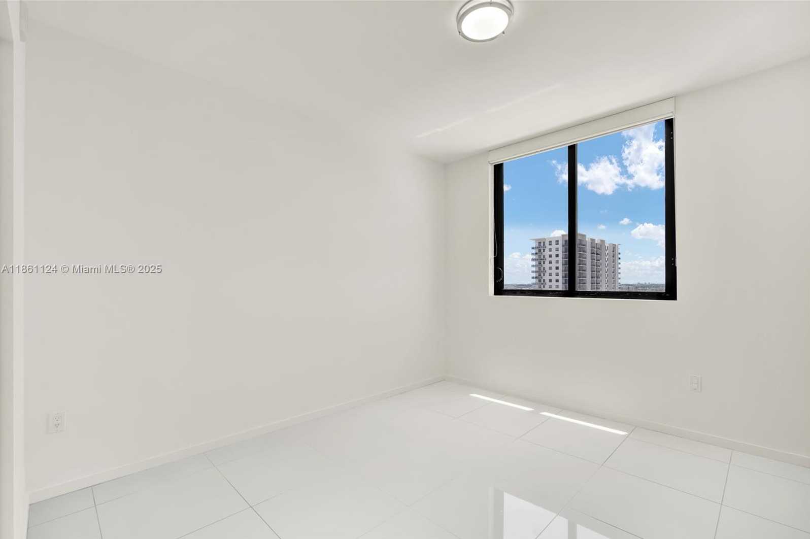 Small Image of 5300 PASEO BLVD #1202, Doral Number 27