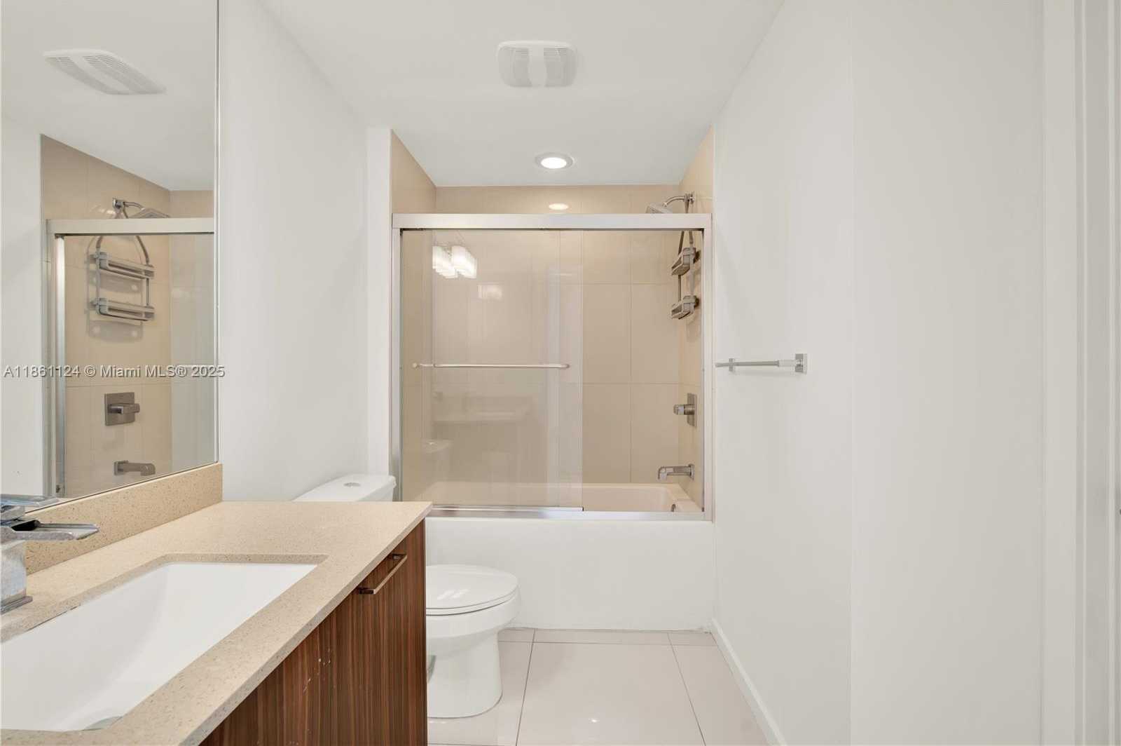 Small Image of 5300 PASEO BLVD #1202, Doral Number 33