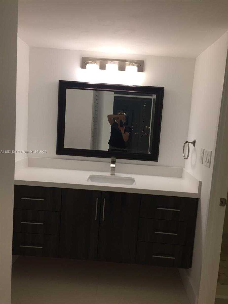 Small Image of 210 174TH ST #1003, Sunny Isles Beach Number 23