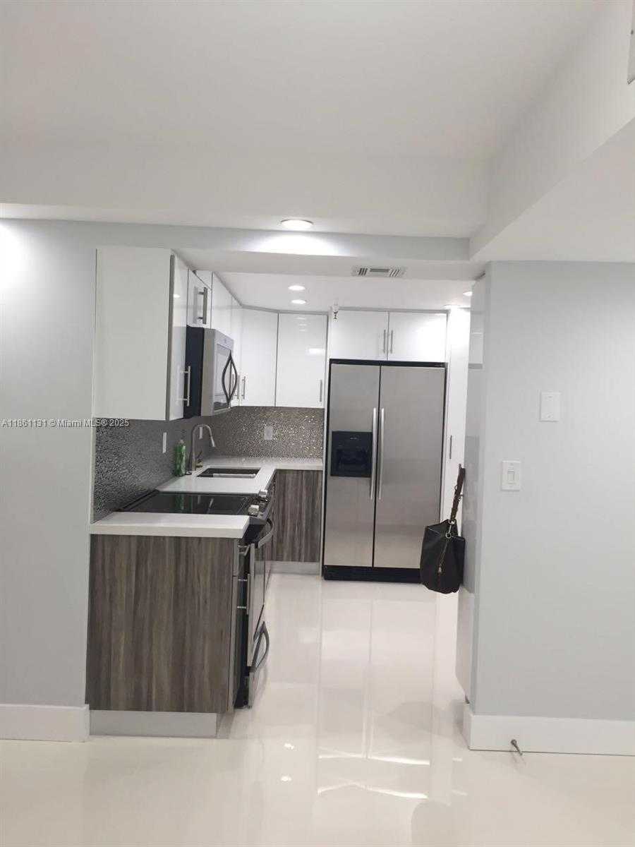 Small Image of 210 174TH ST #1003, Sunny Isles Beach Number 3