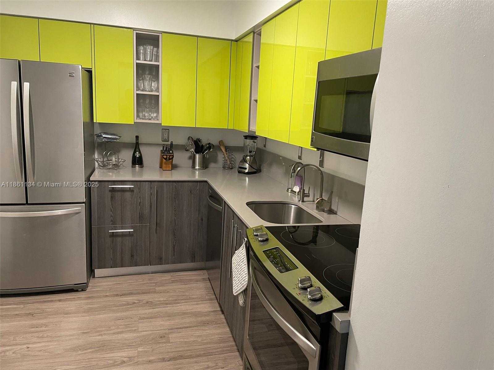 Small Image of 3300 NORTH EAST 192ND ST #902, Aventura Number 2