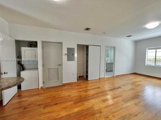 Small Image of 1521 EUCLID AVE #2, Miami Beach Number 7