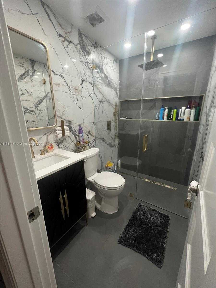 Small Image of 7012 SOUTH WEST 19TH ST, North Lauderdale Number 15