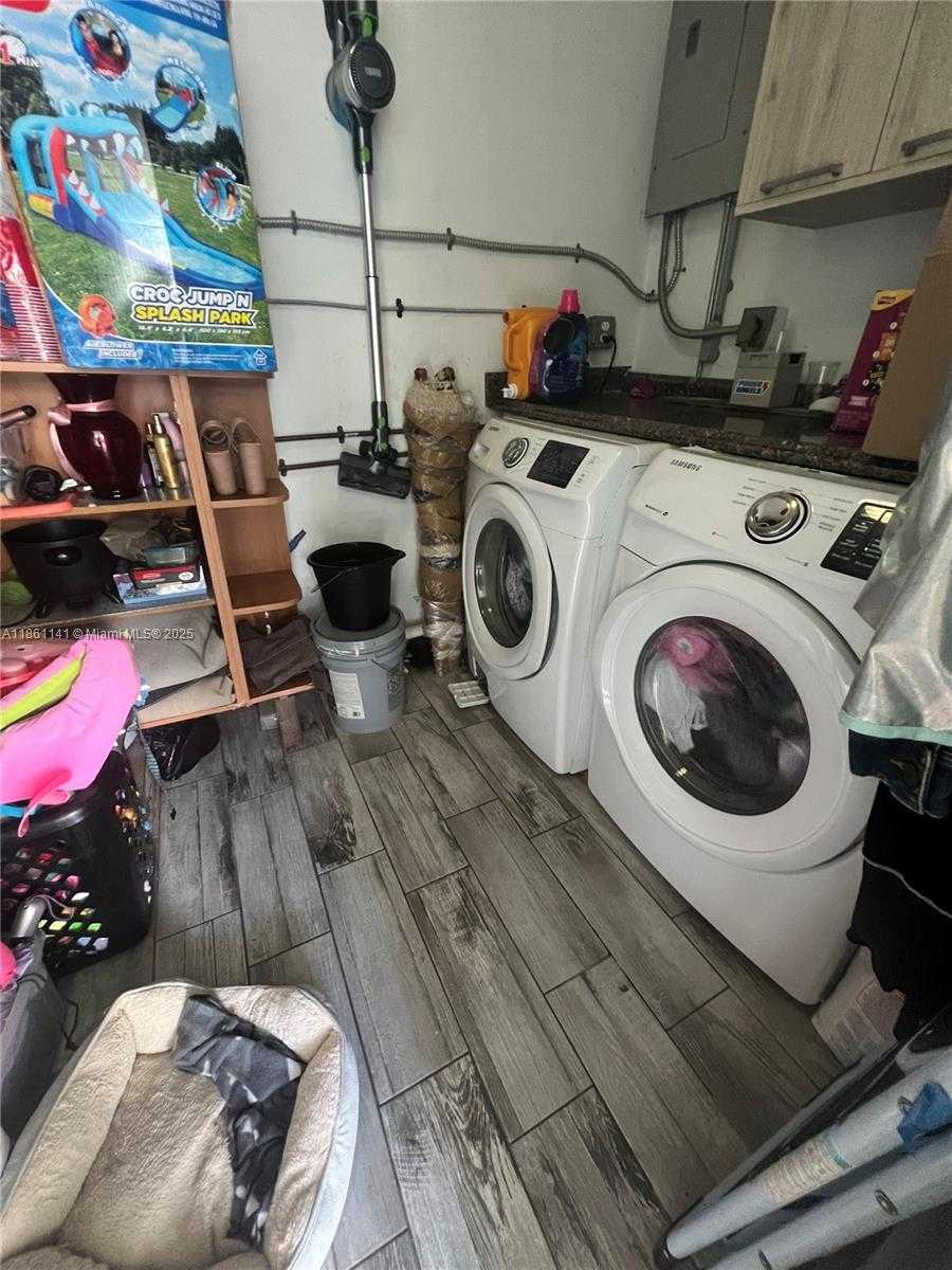 Small Image of 7012 SOUTH WEST 19TH ST, North Lauderdale Number 16