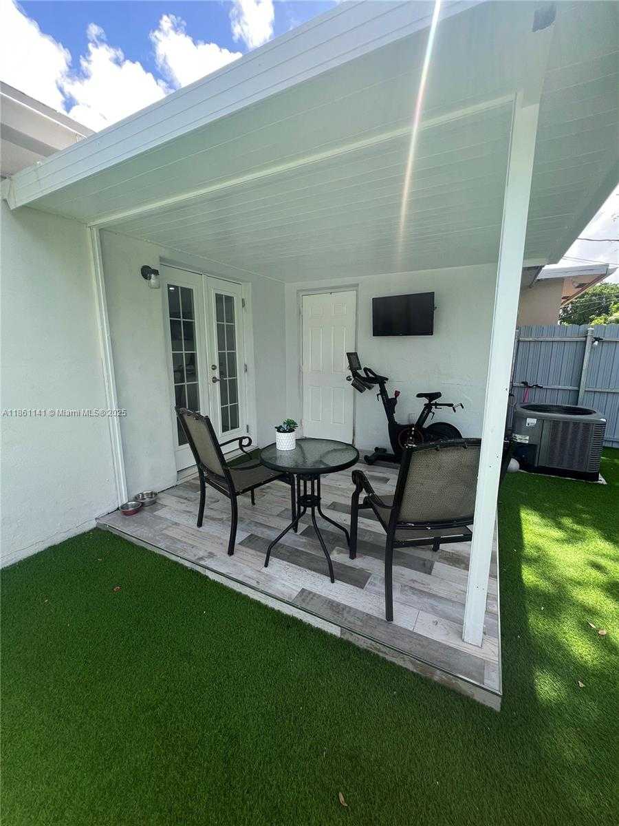 Small Image of 7012 SOUTH WEST 19TH ST, North Lauderdale Number 18