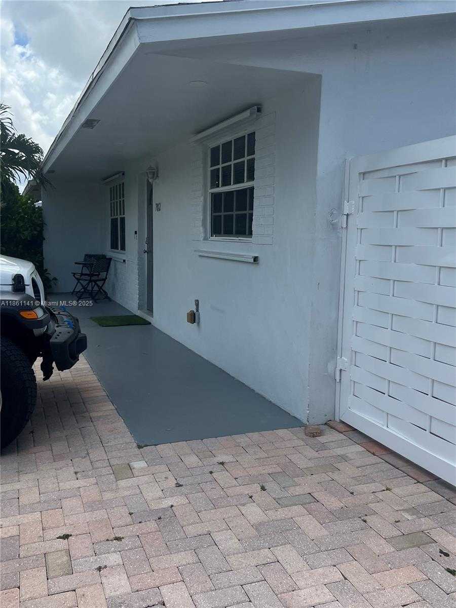 Small Image of 7012 SOUTH WEST 19TH ST, North Lauderdale Number 2