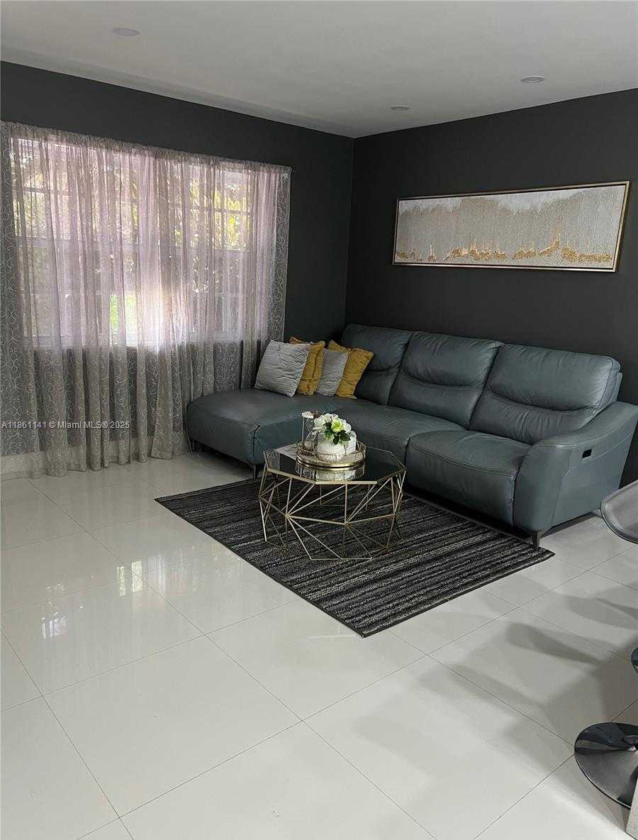 Small Image of 7012 SOUTH WEST 19TH ST, North Lauderdale Number 4