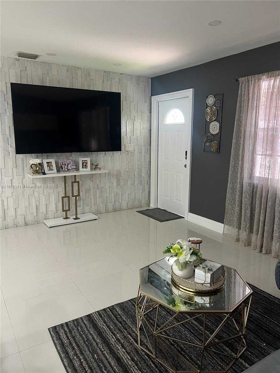 Small Image of 7012 SOUTH WEST 19TH ST, North Lauderdale Number 5