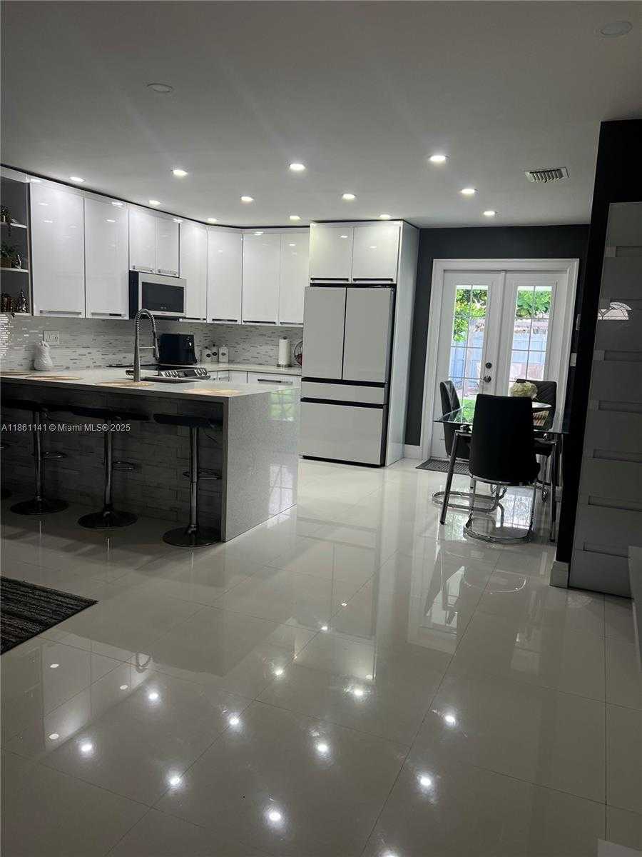 Small Image of 7012 SOUTH WEST 19TH ST, North Lauderdale Number 7