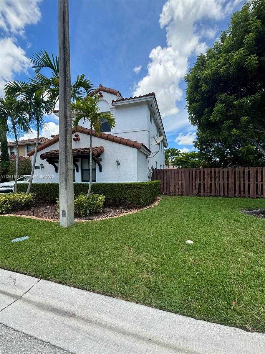 Small Image of 9713 NORTH WEST 8TH TER, Miami Number 3