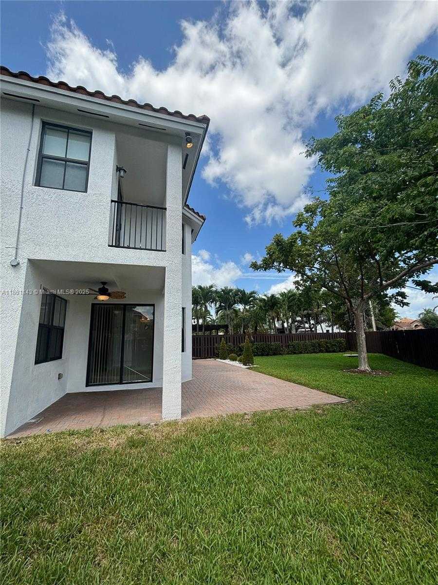 Small Image of 9713 NORTH WEST 8TH TER, Miami Number 5