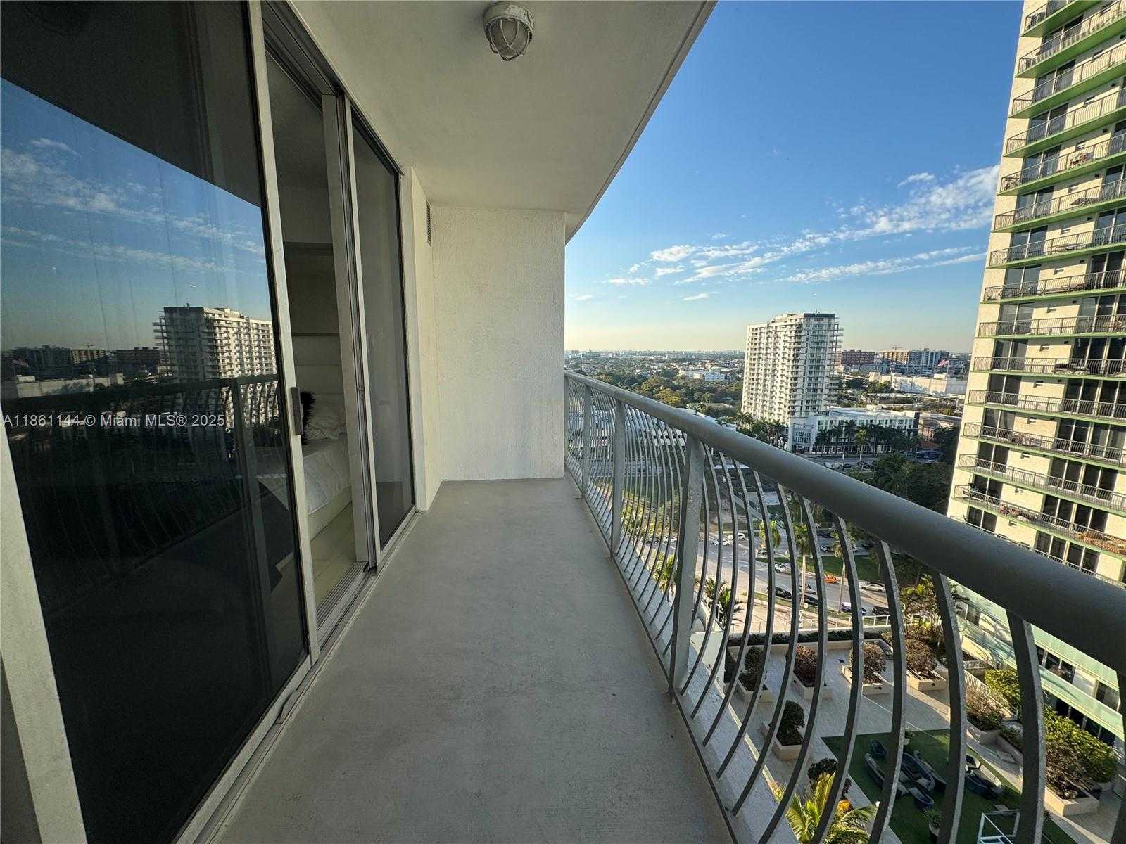 Small Image of 1750 NORTH BAYSHORE DR #1907, Miami Number 4