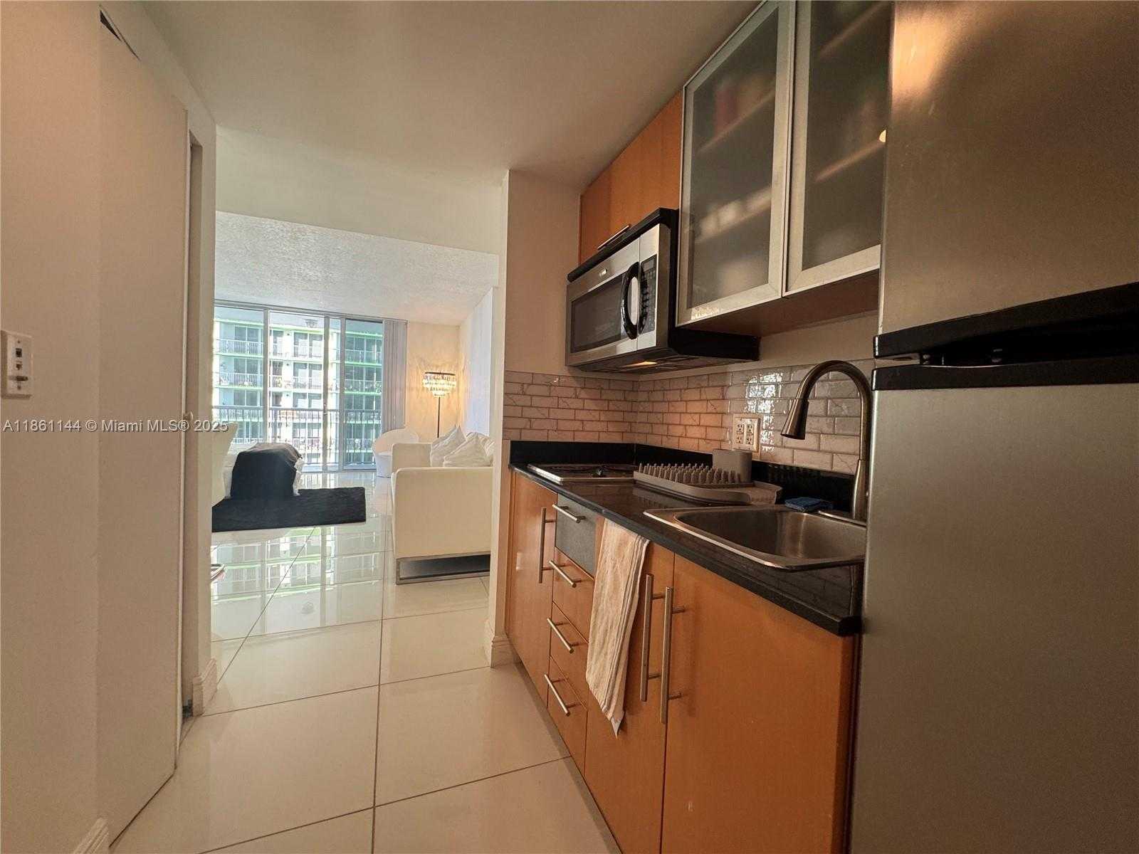 Small Image of 1750 NORTH BAYSHORE DR #1907, Miami Number 6