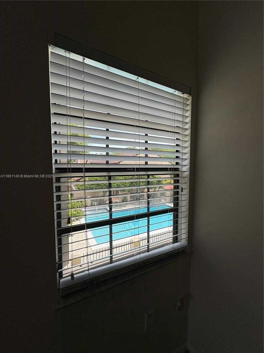 Small Image of 13272 SOUTH WEST 114TH TER #13272, Miami Number 20