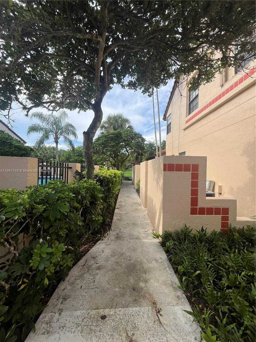 Small Image of 13272 SOUTH WEST 114TH TER #13272, Miami Number 28