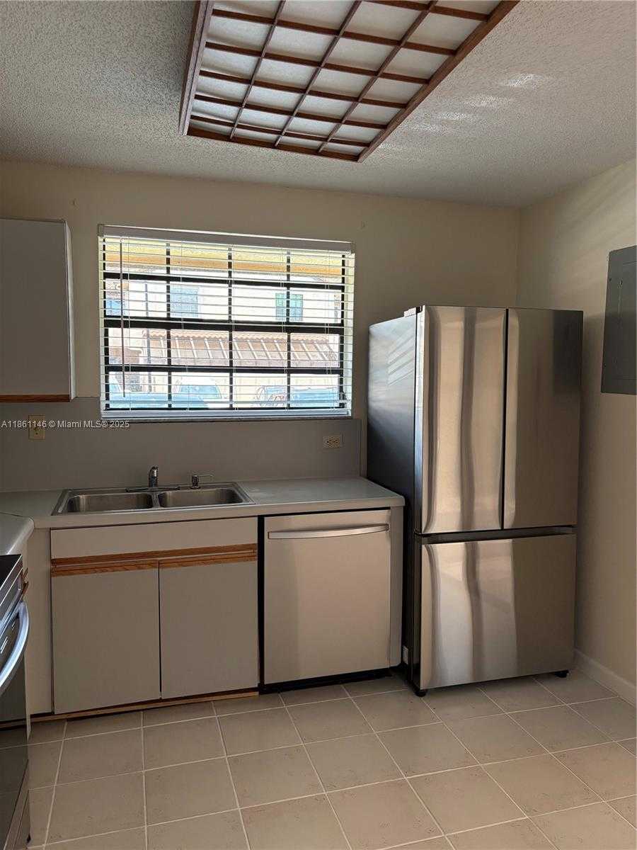 Small Image of 13272 SOUTH WEST 114TH TER #13272, Miami Number 5