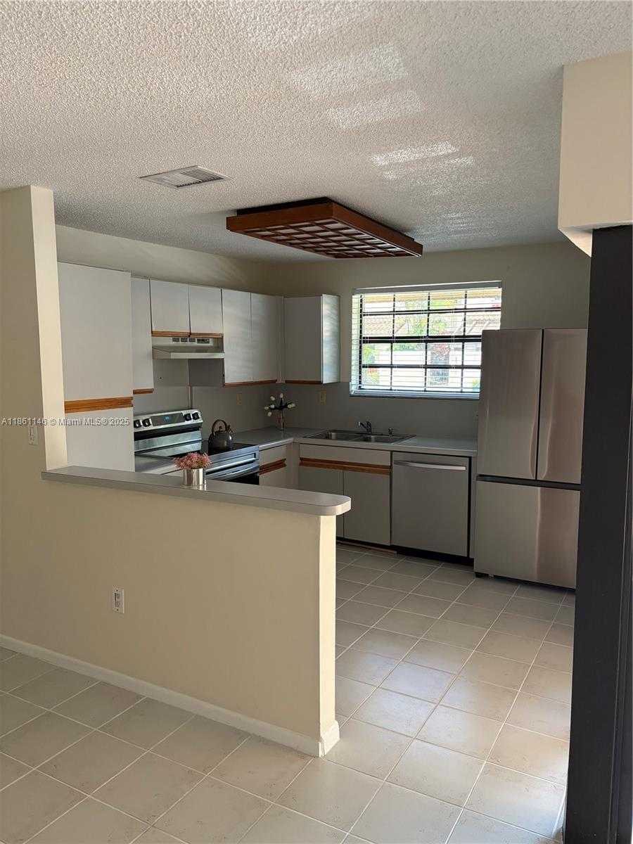 Small Image of 13272 SOUTH WEST 114TH TER #13272, Miami Number 6