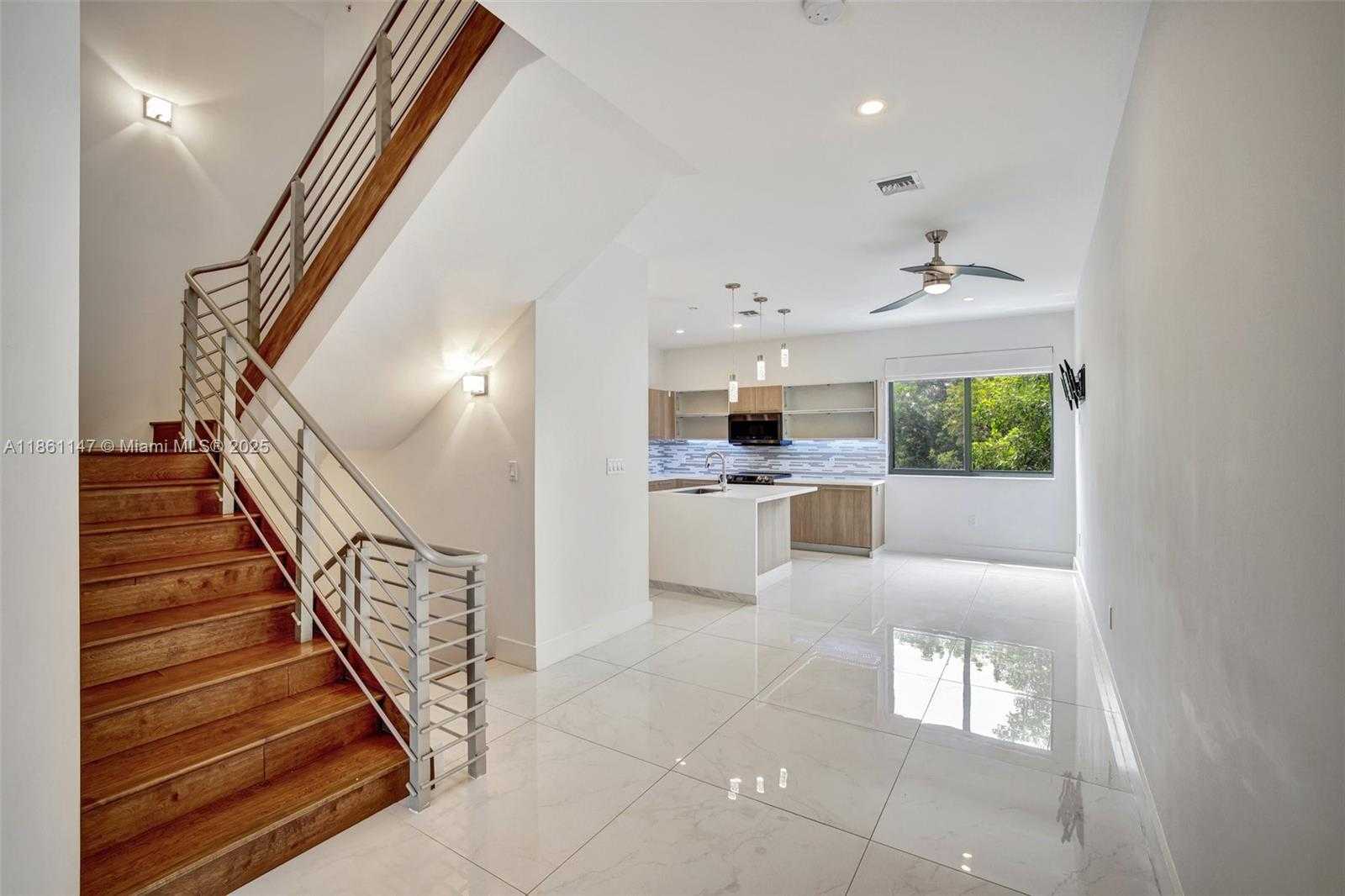 Small Image of 164 SOUTH EAST 4TH TER, Pompano Beach Number 12