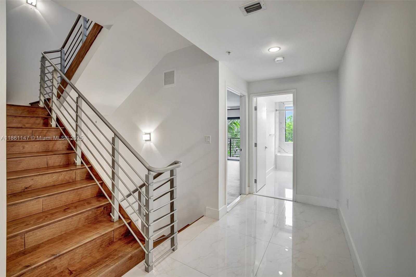 Small Image of 164 SOUTH EAST 4TH TER, Pompano Beach Number 20