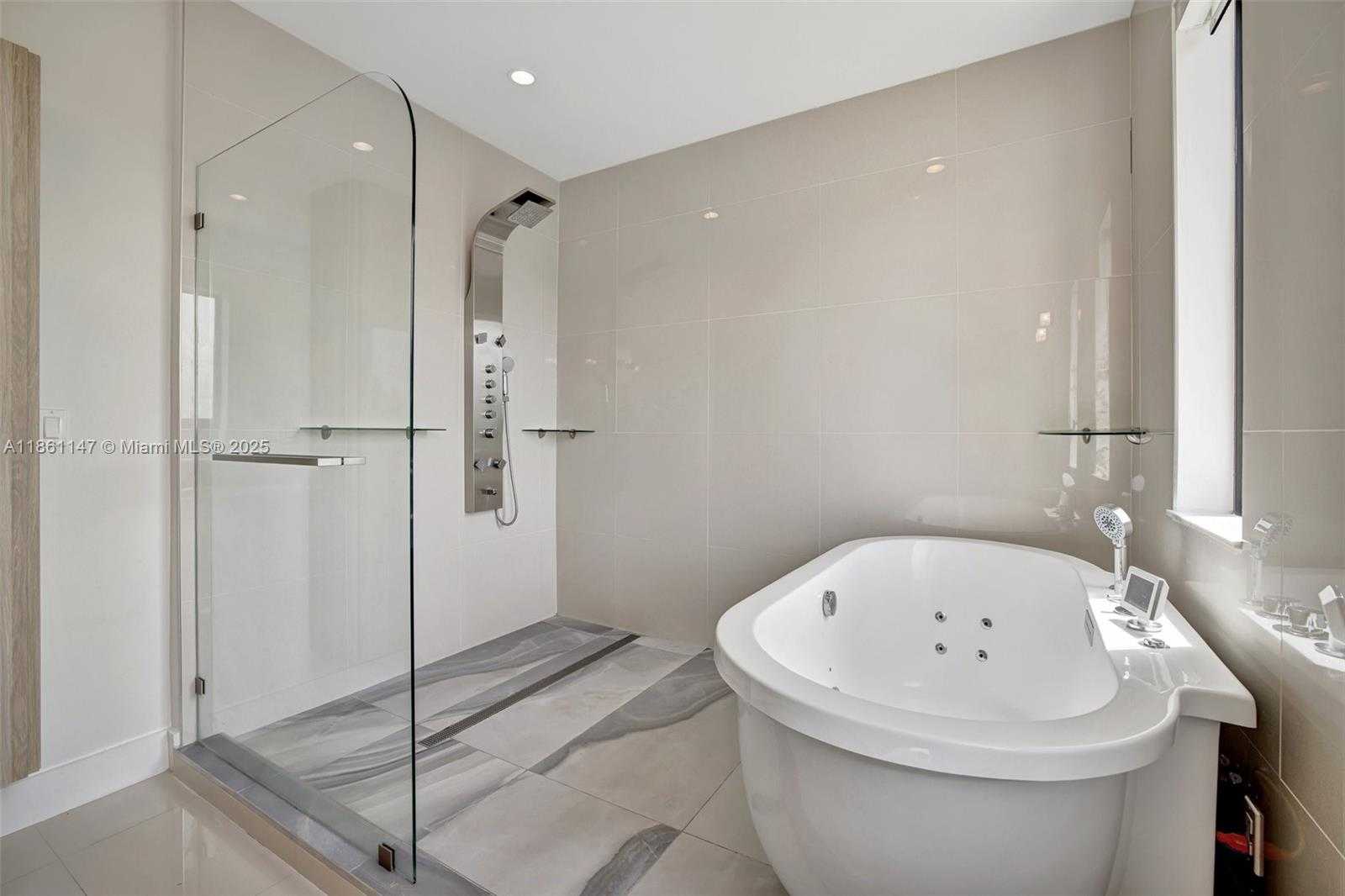 Small Image of 164 SOUTH EAST 4TH TER, Pompano Beach Number 25