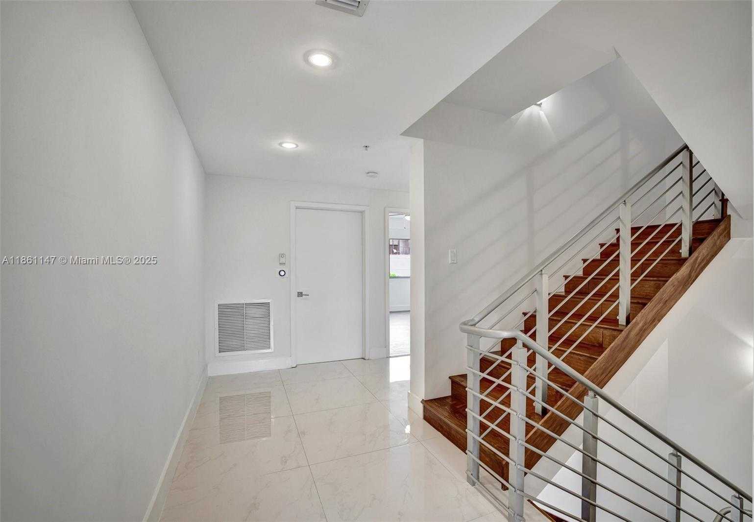 Small Image of 164 SOUTH EAST 4TH TER, Pompano Beach Number 31