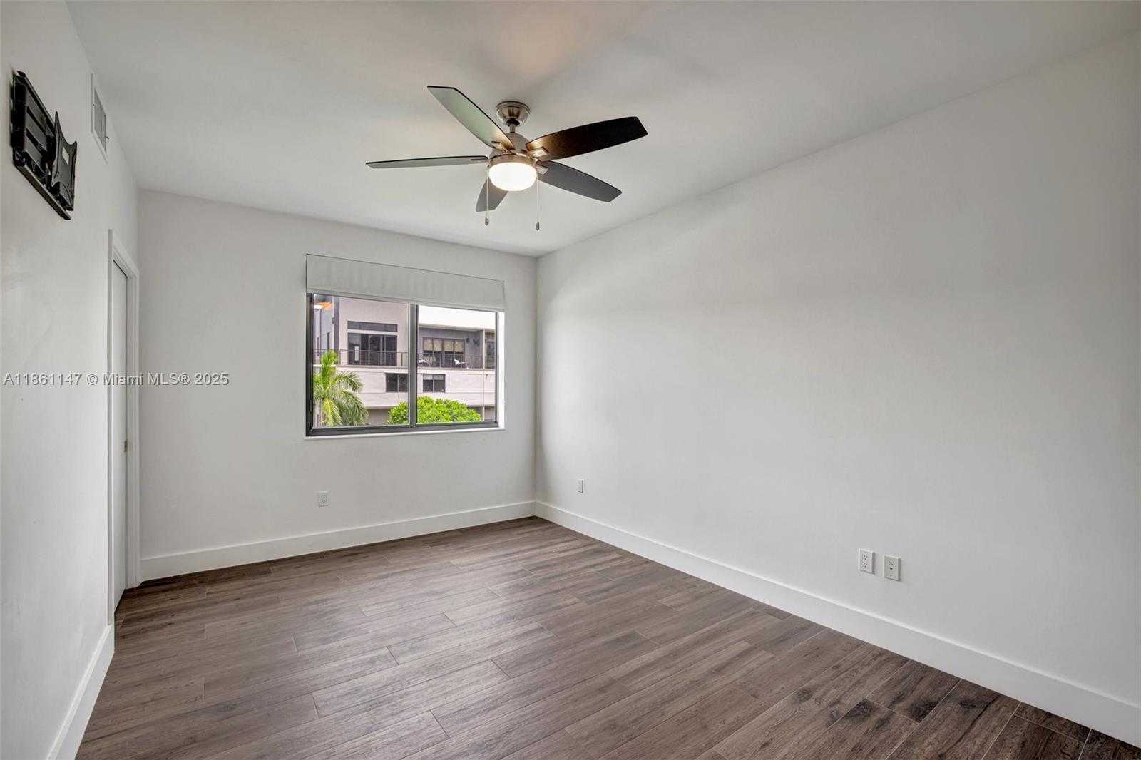 Small Image of 164 SOUTH EAST 4TH TER, Pompano Beach Number 34