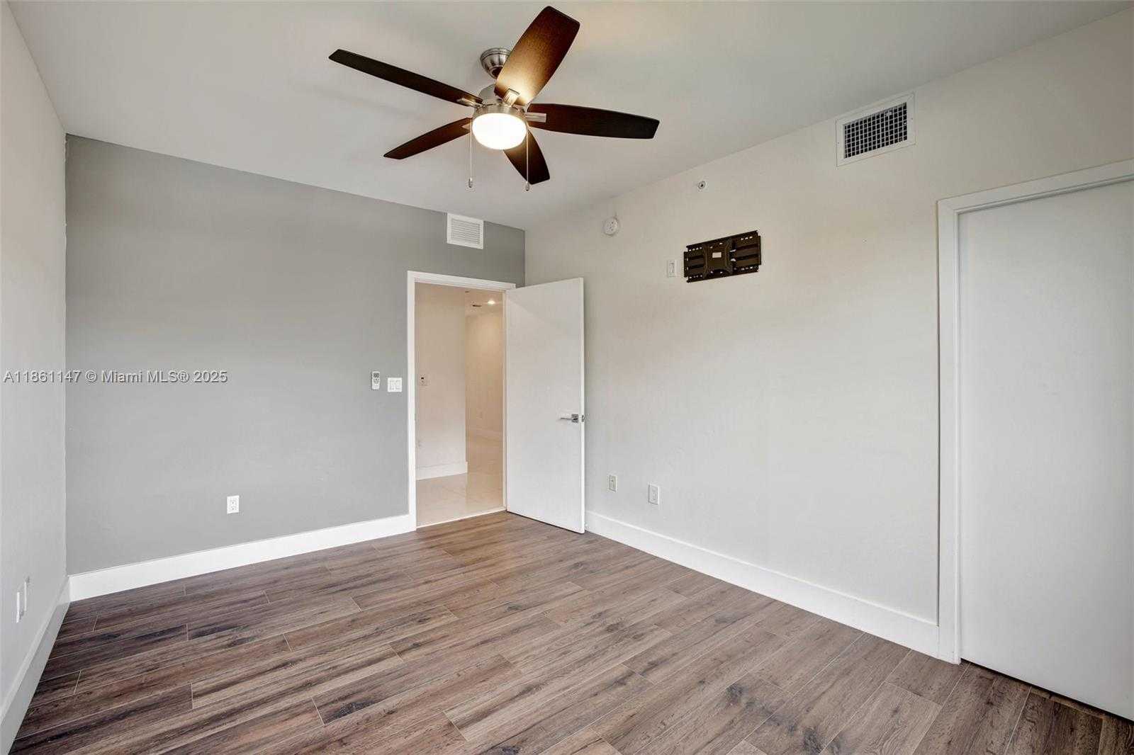 Small Image of 164 SOUTH EAST 4TH TER, Pompano Beach Number 35