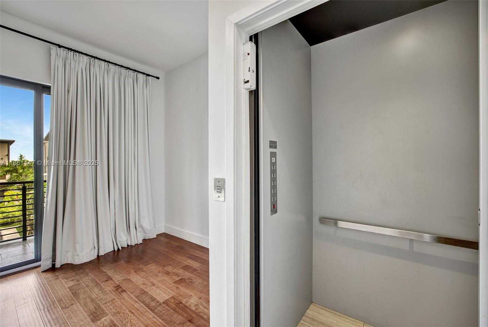 Small Image of 164 SOUTH EAST 4TH TER, Pompano Beach Number 43