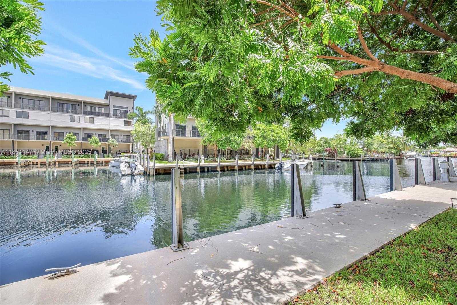 Small Image of 164 SOUTH EAST 4TH TER, Pompano Beach Number 44