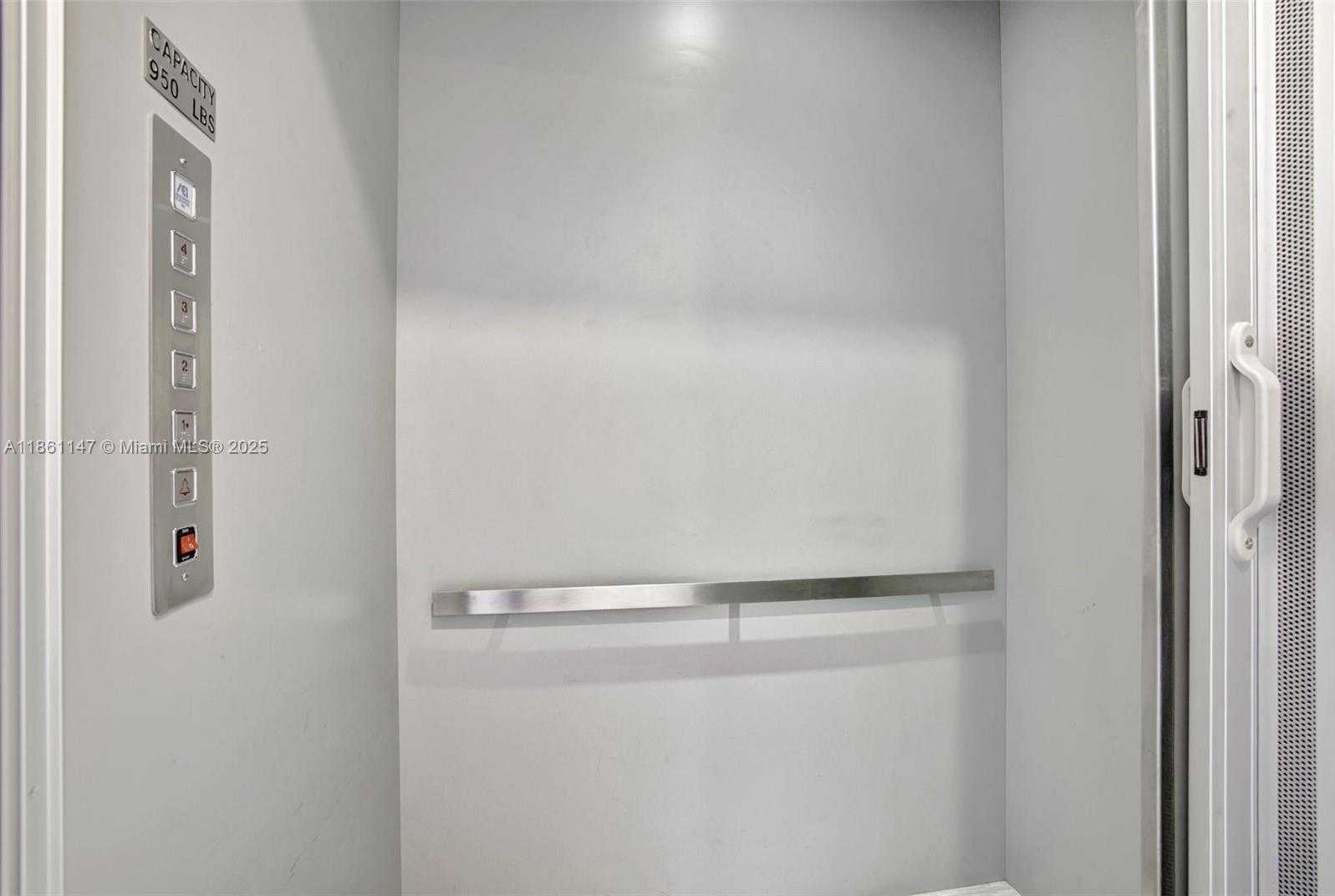 Small Image of 164 SOUTH EAST 4TH TER, Pompano Beach Number 8