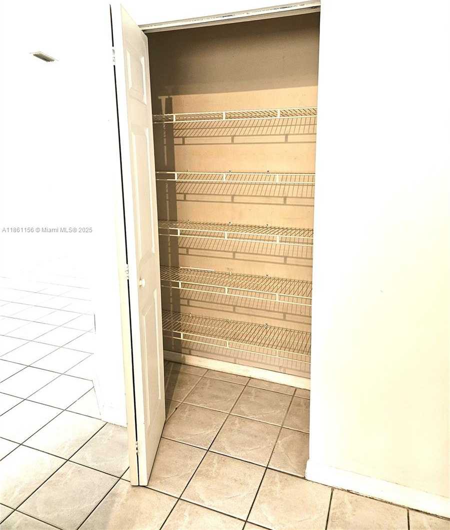 Small Image of 405 KELLY LN #405, Weston Number 10