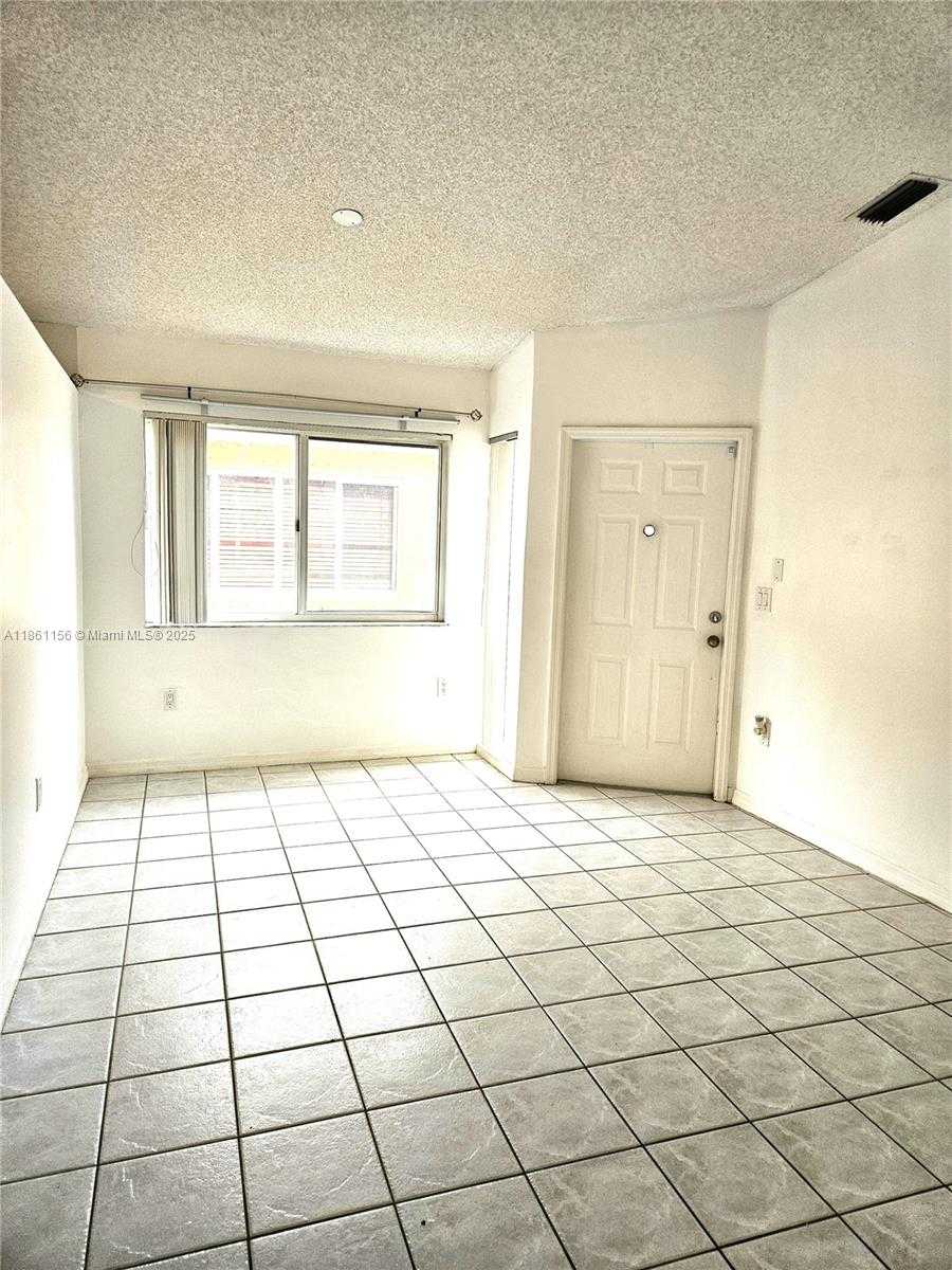 Small Image of 405 KELLY LN #405, Weston Number 12