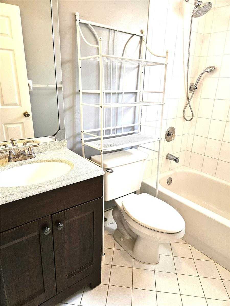Small Image of 405 KELLY LN #405, Weston Number 13