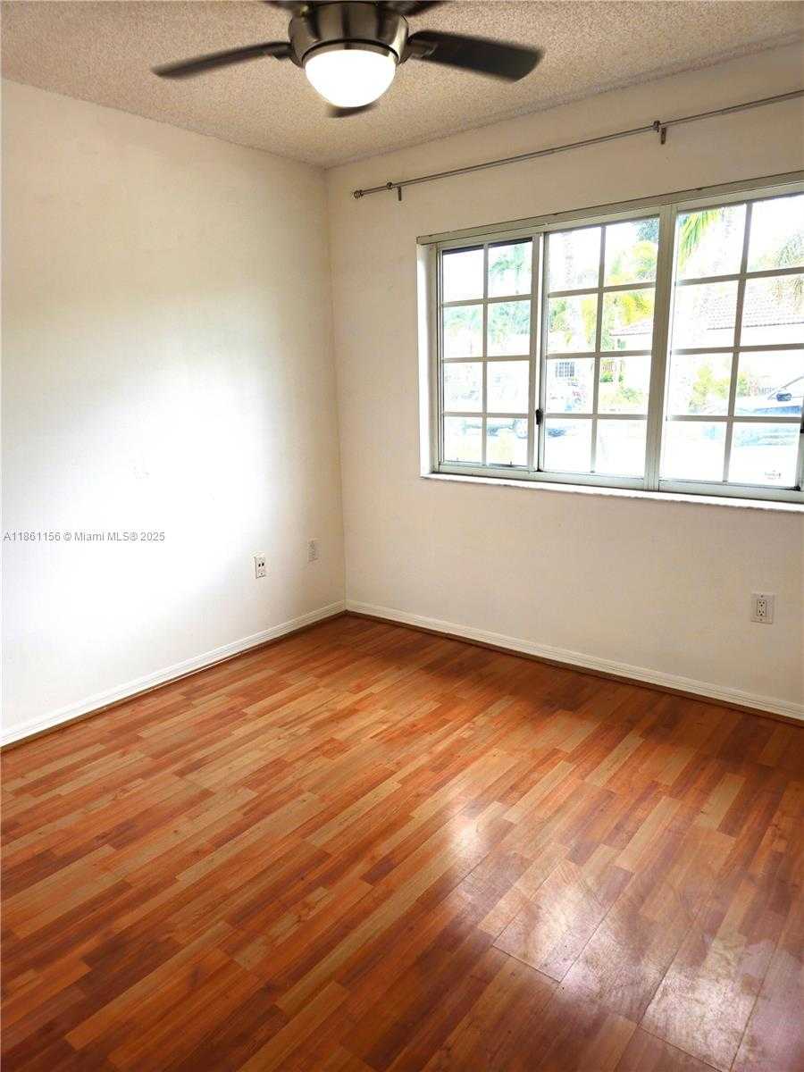 Small Image of 405 KELLY LN #405, Weston Number 15