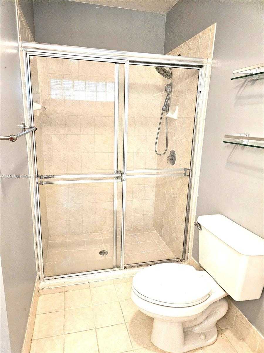 Small Image of 405 KELLY LN #405, Weston Number 16