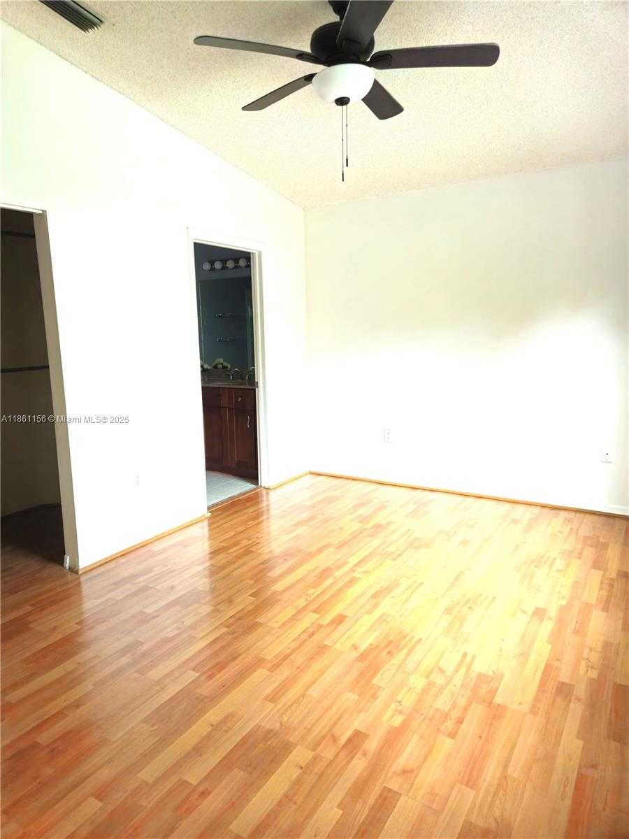 Small Image of 405 KELLY LN #405, Weston Number 18
