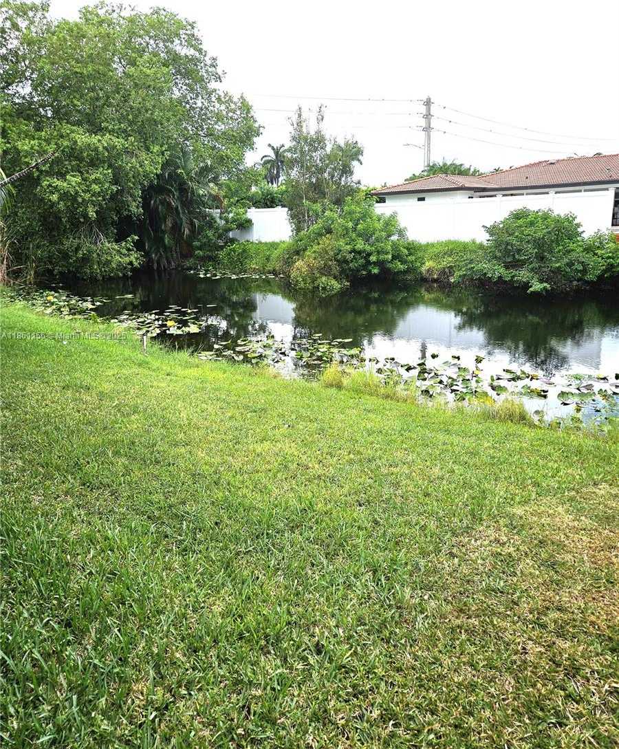 Small Image of 405 KELLY LN #405, Weston Number 25