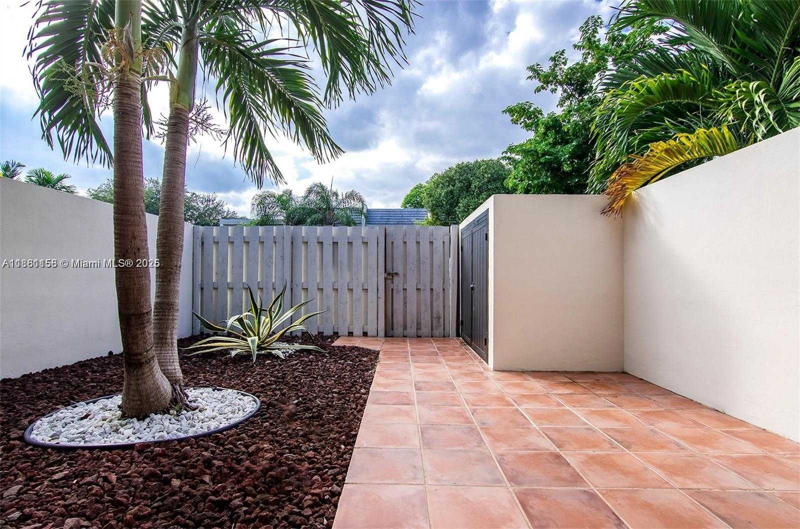 Small Image of 8119 SOUTH WEST 81ST PL #8119, Miami Number 16