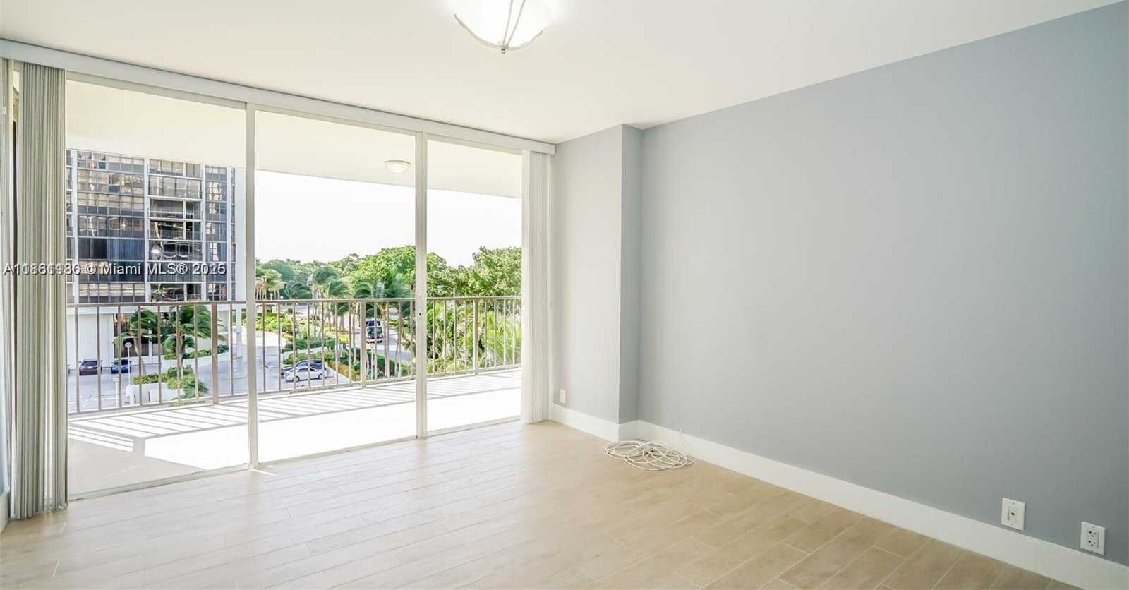 Small Image of 1901 BRICKELL AVE #B508, Miami Number 4