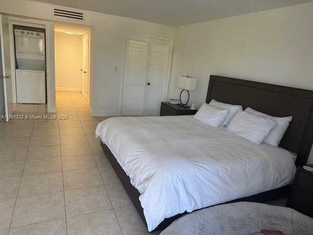 Small Image of 6423 COLLINS AVE #209, Miami Beach Number 10
