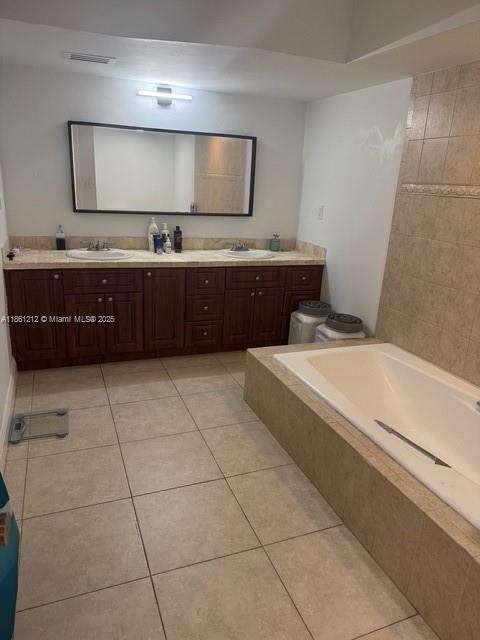 Small Image of 6423 COLLINS AVE #209, Miami Beach Number 13