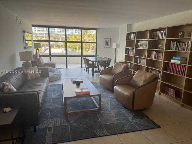 Small Image of 6423 COLLINS AVE #209, Miami Beach Number 3