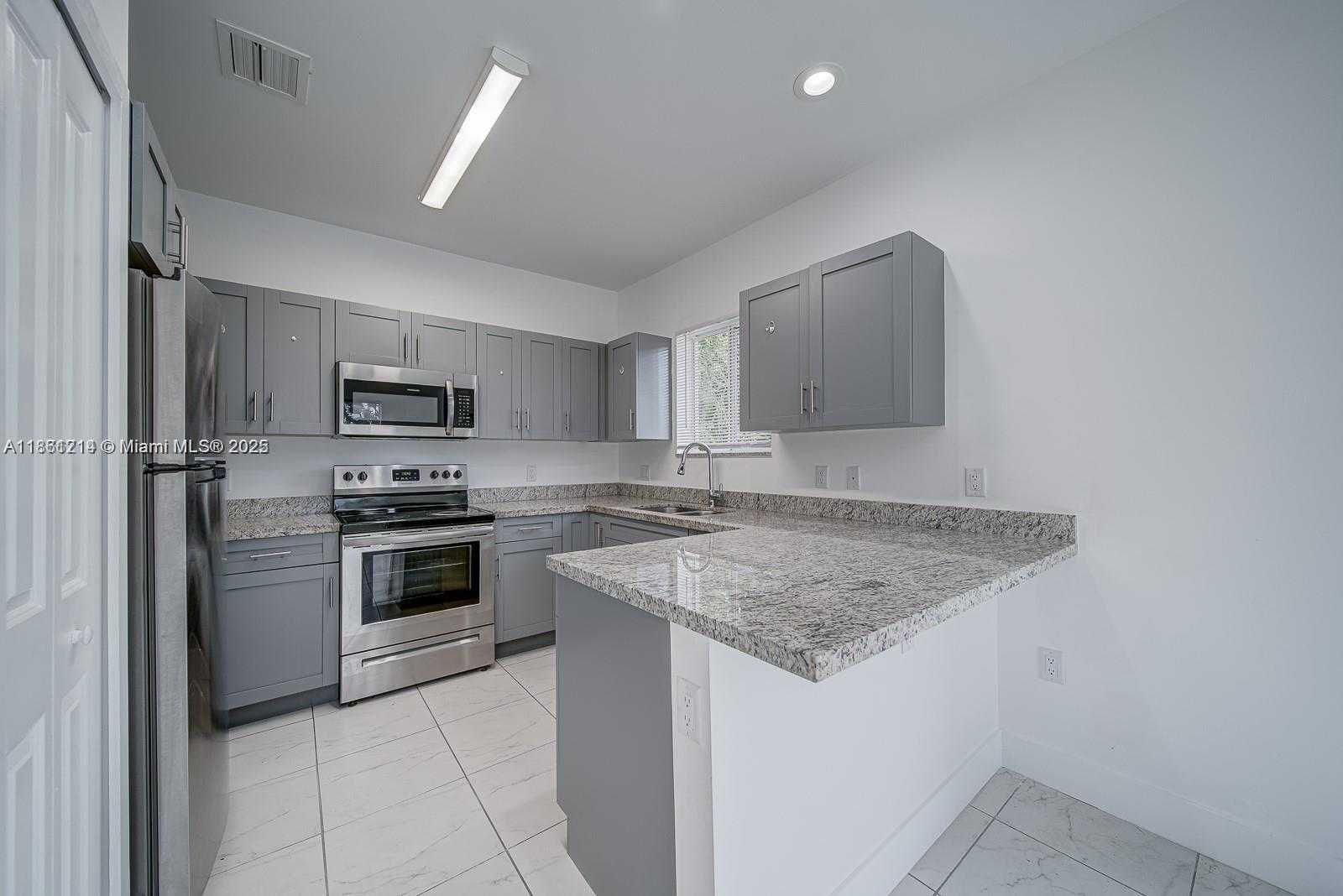 Small Image of 14750 NORTH EAST 7TH AVE #14752, Miami Number 23