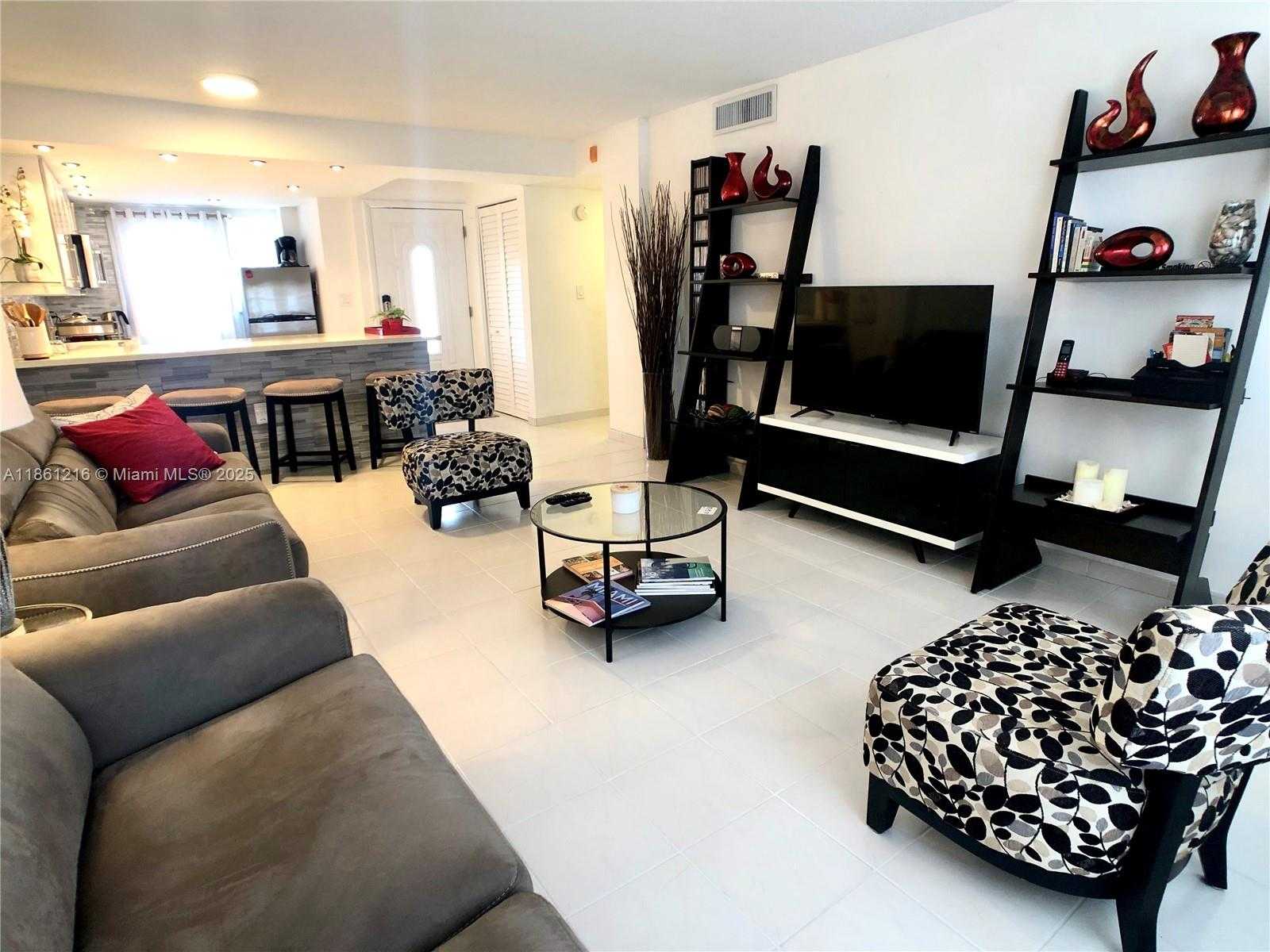 Small Image of 1575 EUCLID AVE #503, Miami Beach Number 5