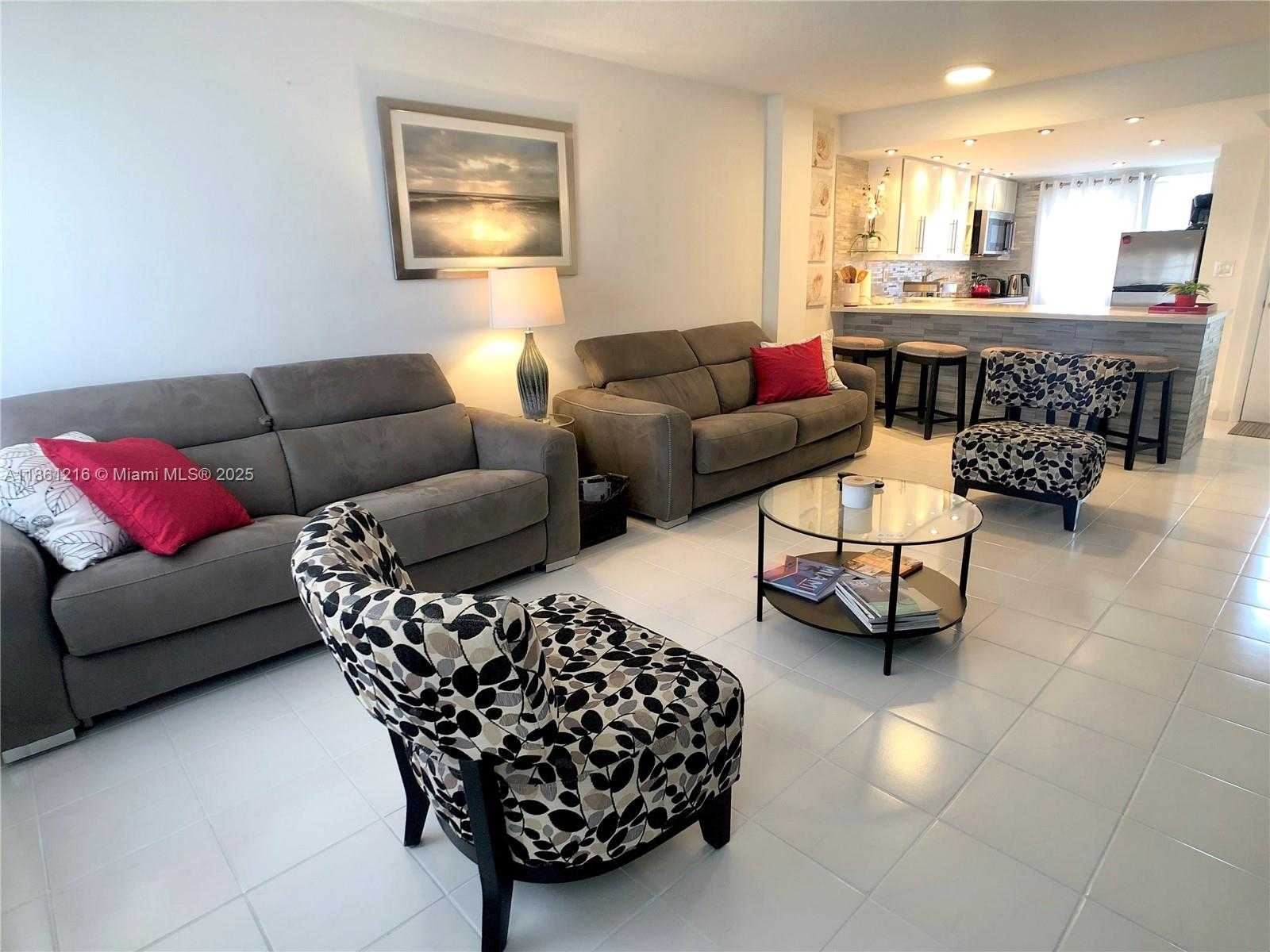 Small Image of 1575 EUCLID AVE #503, Miami Beach Number 6