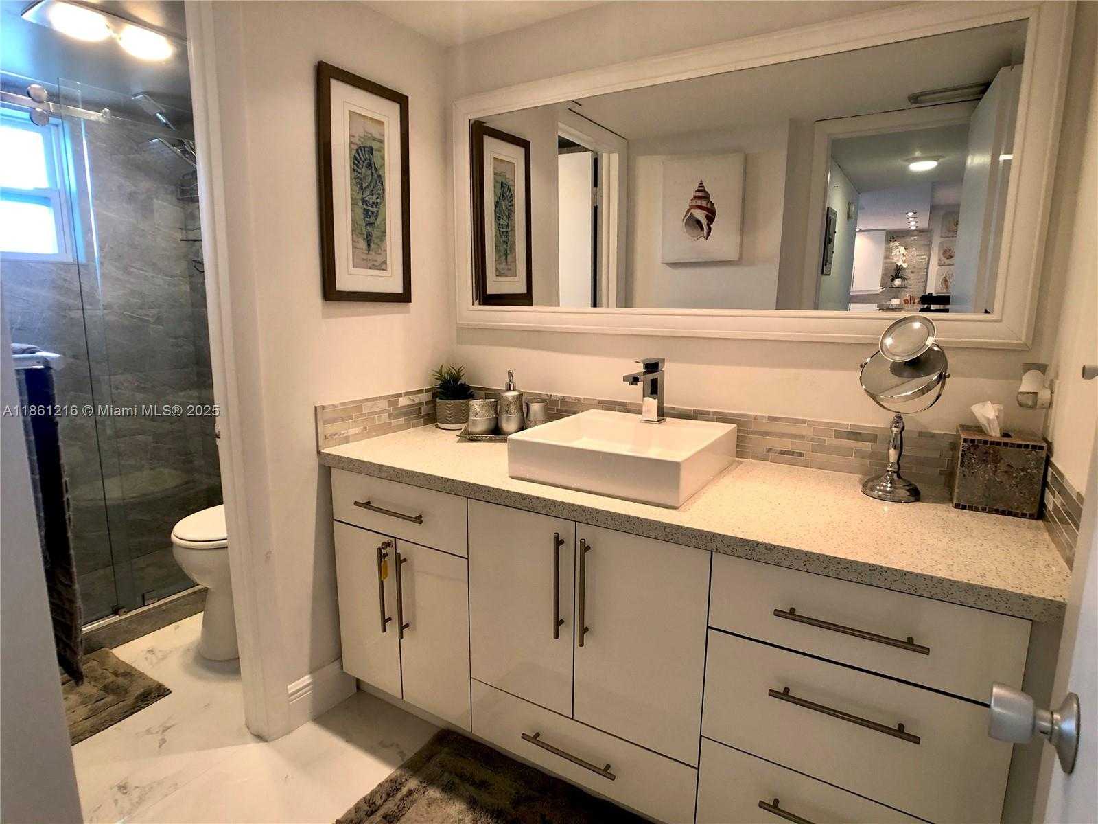 Small Image of 1575 EUCLID AVE #503, Miami Beach Number 7